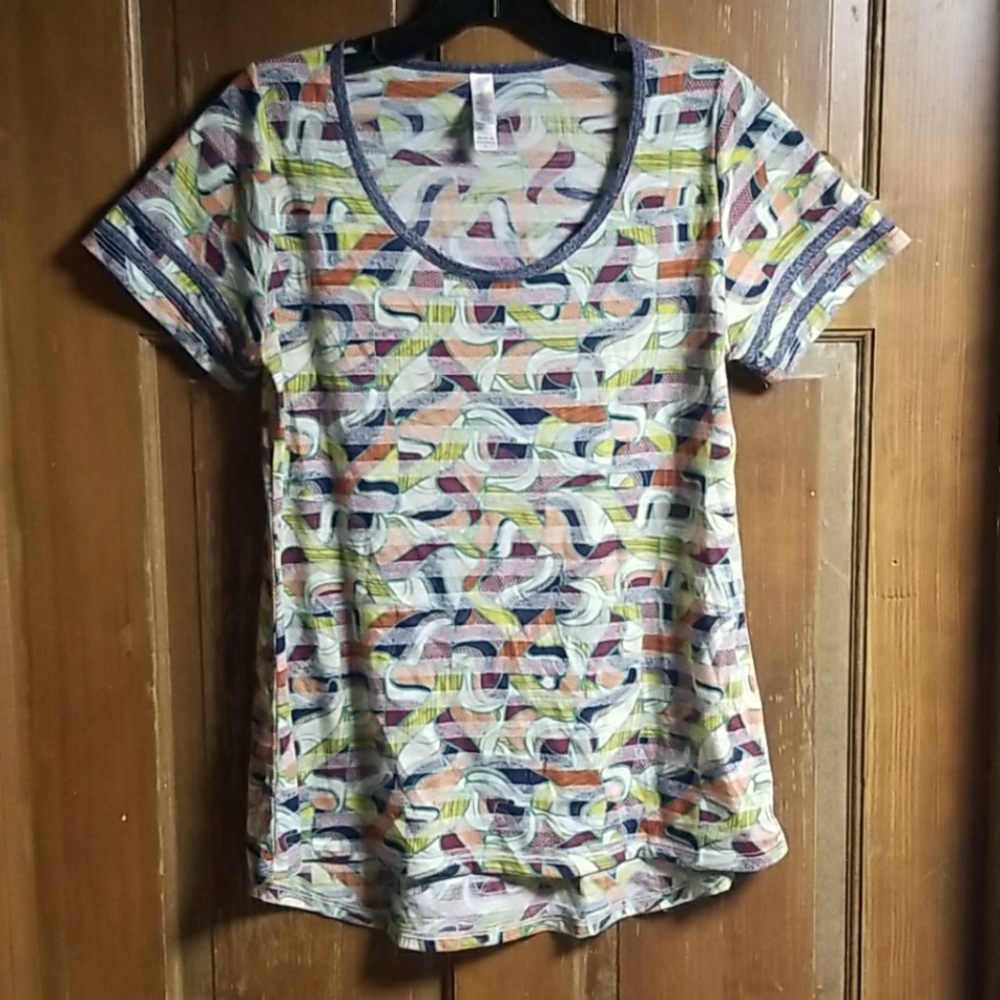 Lularoe Shirt size small